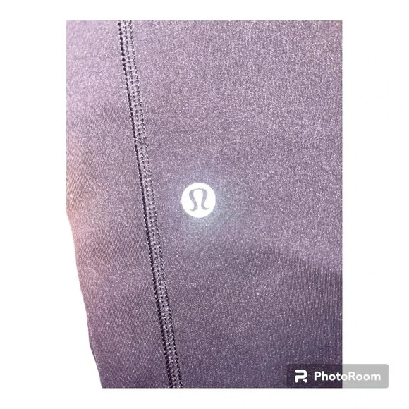 246 Lululemon black cropped leggings, size 4 - Picture 5 of 5